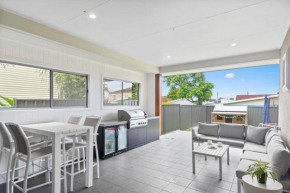 Coastal Palms Escape - Your Ideal Family Getaway, Shellharbour